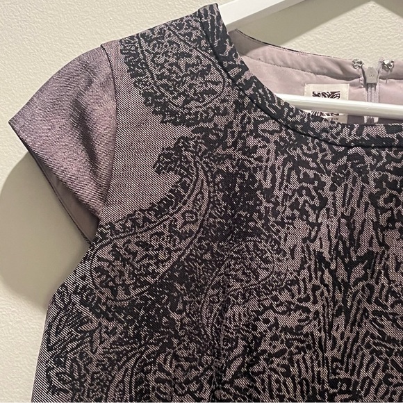 2/$35 Anne Klein Stunning Taupe and Black Dress size 8 - Picture 5 of 7